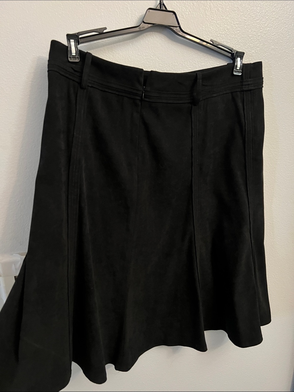 Larry Levine Black A-Line Suede-Look Skirt